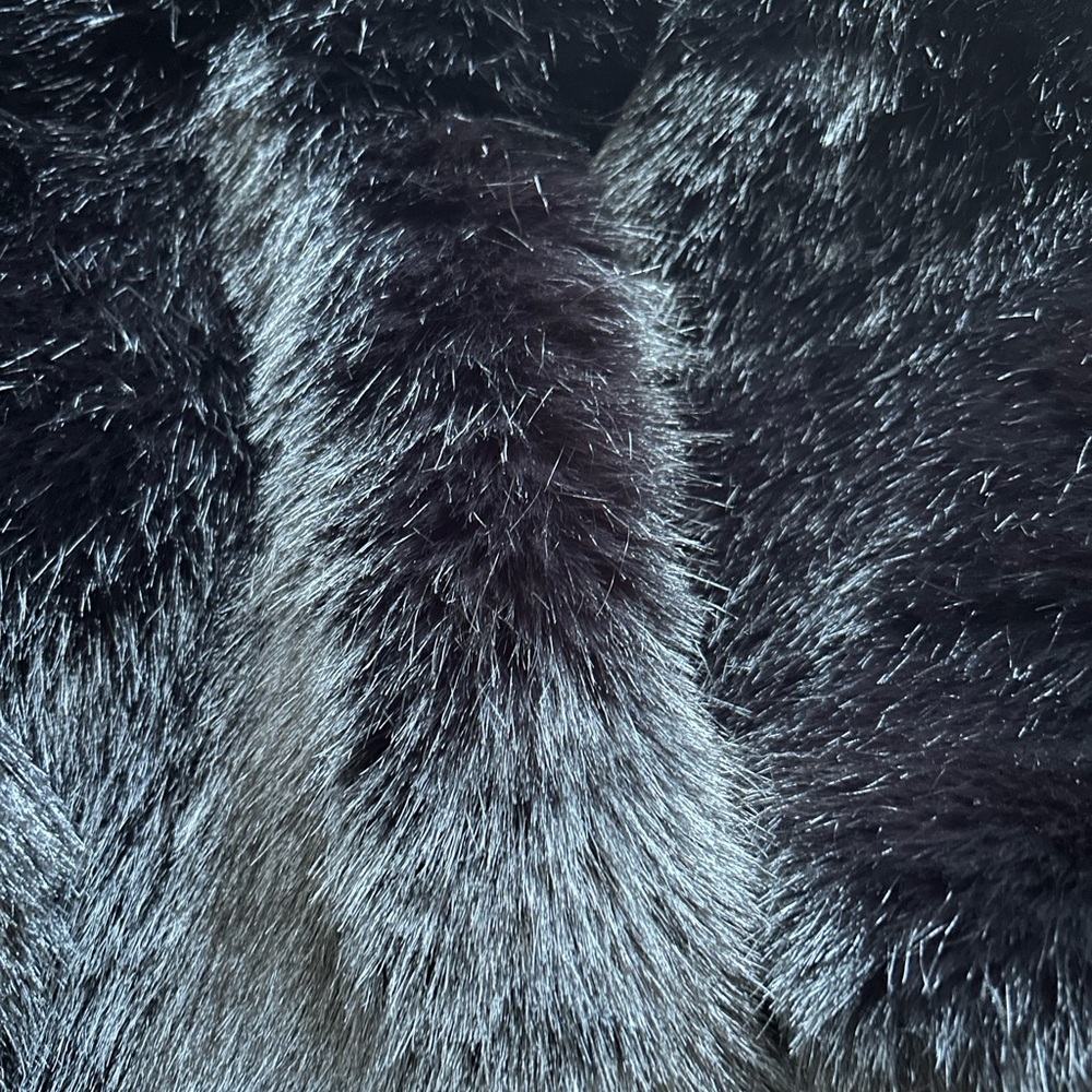 NWOT ALO Yoga Opulent Faux Fur Cropped Jacket Coat XS Black - Picture 7 of 10